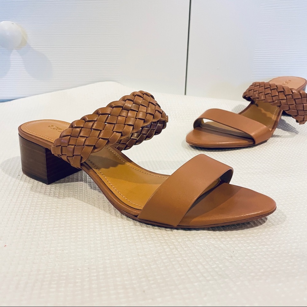NWOB Coach Leather Mule Sandals
